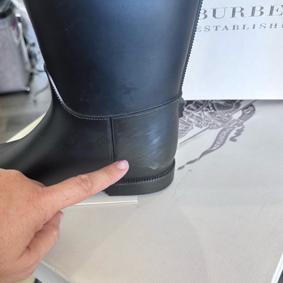 Burberry knee-high rubber rain boots. Equestrian style with brass buckle. Sz 7 - Picture 10 of 10